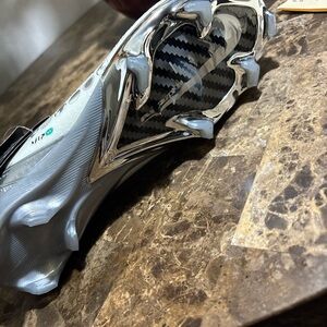 Nike Metallic Silver and Black Men's Athletic Cleats